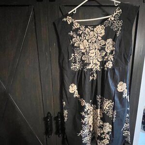 Ladies Size 14 J Crew Embroidered Dress w Pockets